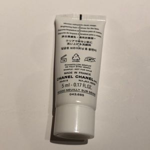 CHANEL Makeup - Chanel Le Blanc brightening foam cleanser sample CHANEL Makeup - Chanel Le Blanc brightening foam cleanser sample